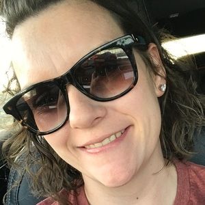 Meet your Posher, Lanie